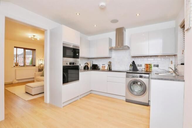 Property photo 3 of 11 2093_Rfd109639_Img_08_0000_Max_656x437.Jpeg