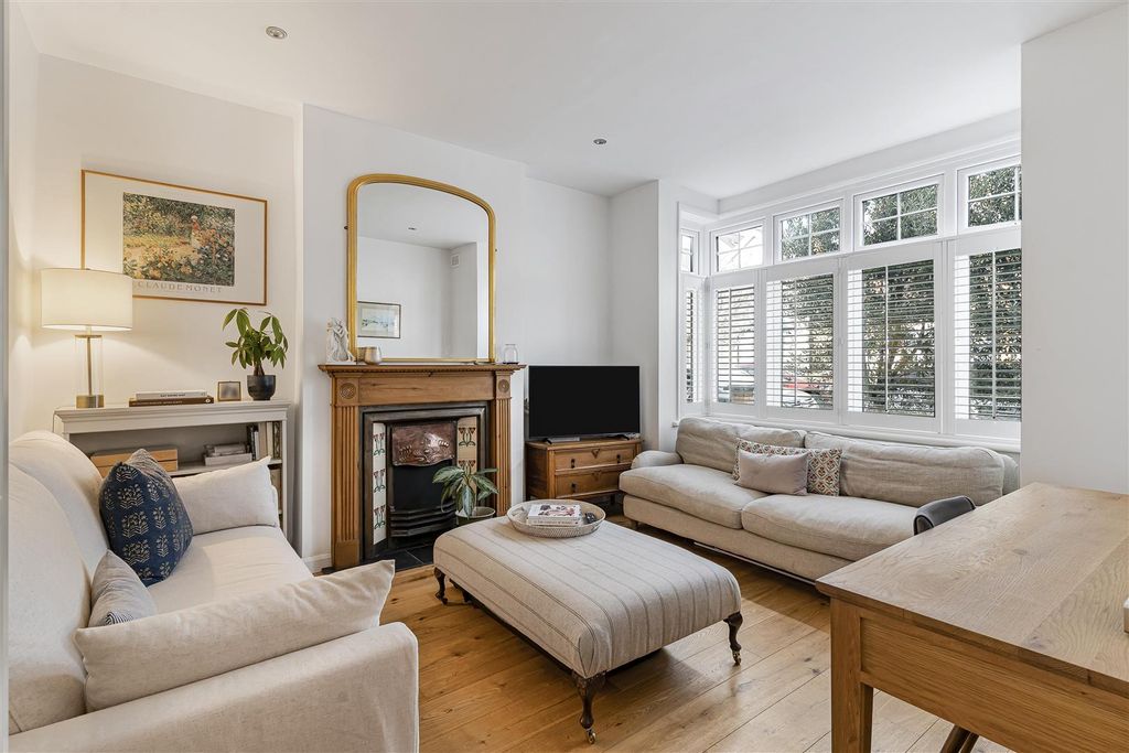 Property photo 2 of 39