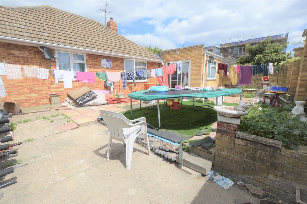 Property photo 3 of 28