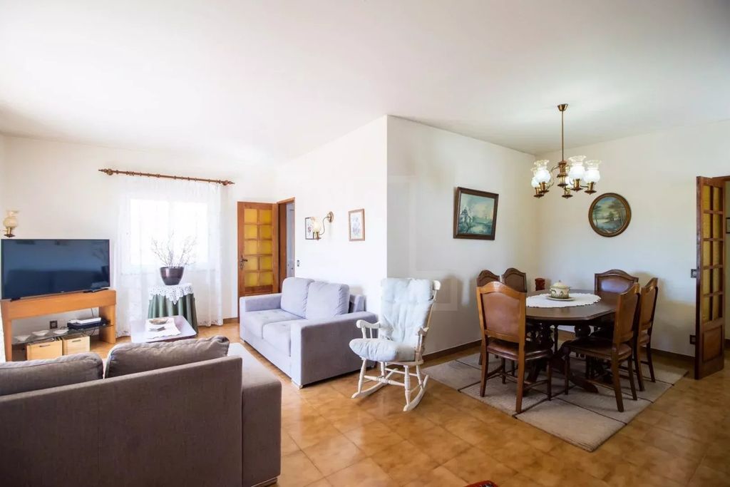 Property photo 2 of 52