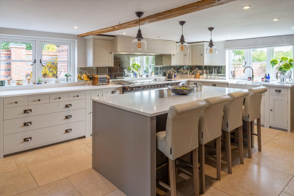 Property photo 2 of 27 Image