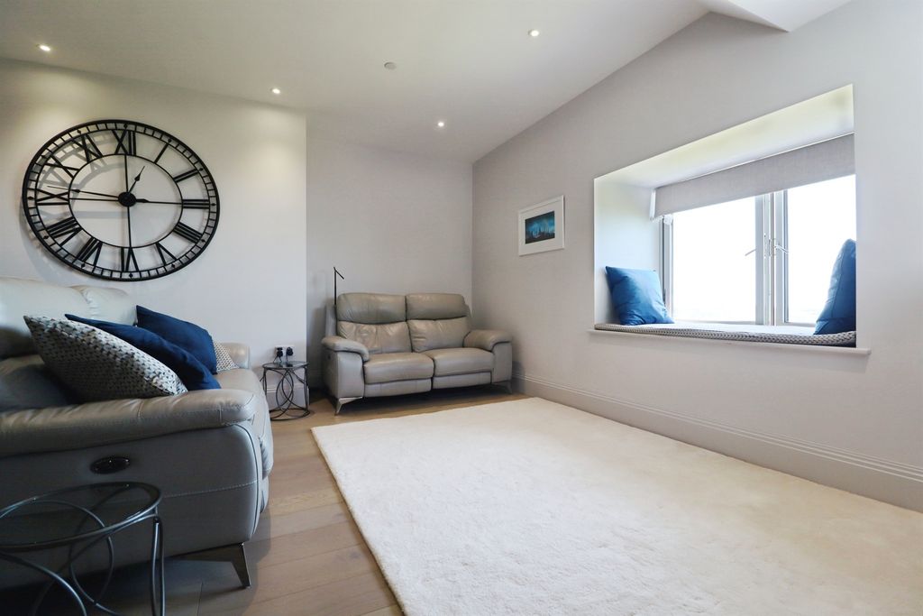 Additional image 6 of 3 bed flat for saleRest Bay, Porthcawl CF36