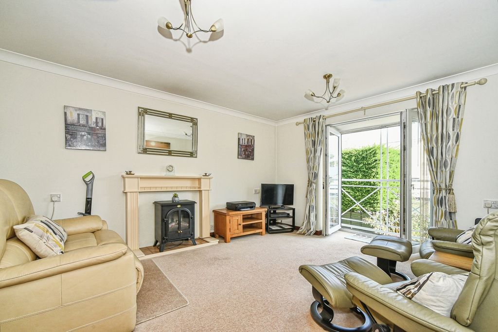 Property photo 2 of 10 Pbox-Img.Jpg