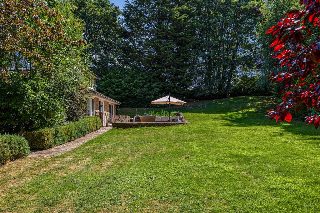 Property photo 3 of 17 Garden