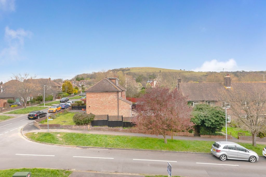 Property photo 3 of 22