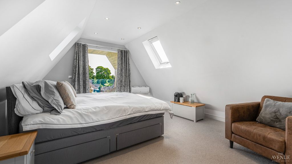 Property photo 3 of 45 4242056