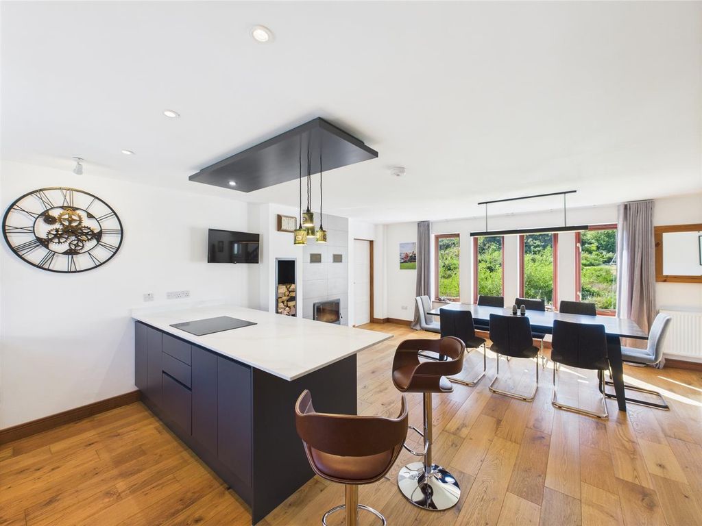 Property photo 2 of 45 Kitchen And Diner