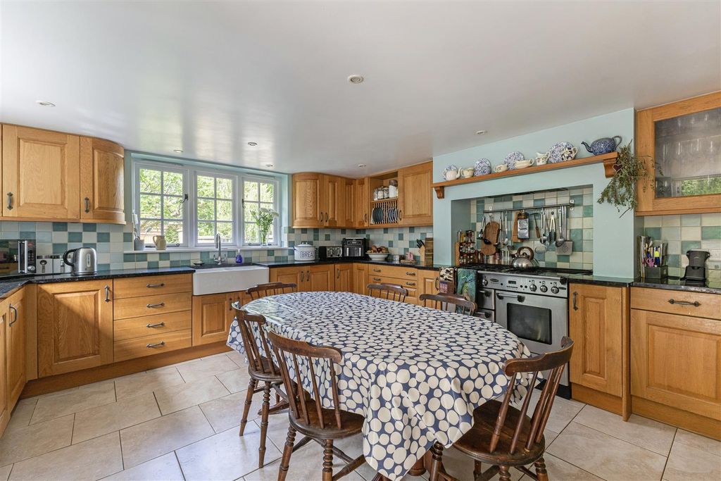 Property photo 3 of 23 Kitchen/Dining Room