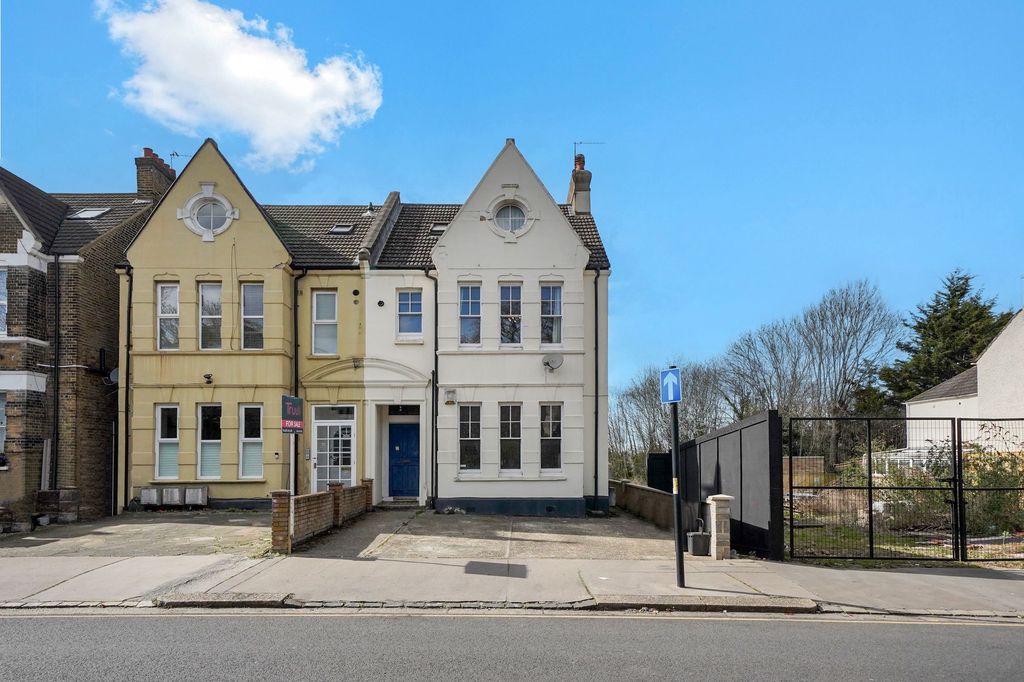 Property photo 1 of 8 Flat 2, 34 Moreton Road - Dimnm6Uvbj0m2Ovynksy