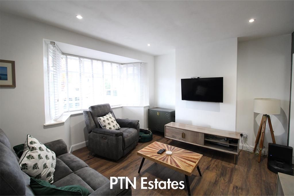 Property photo 2 of 14 Lounge