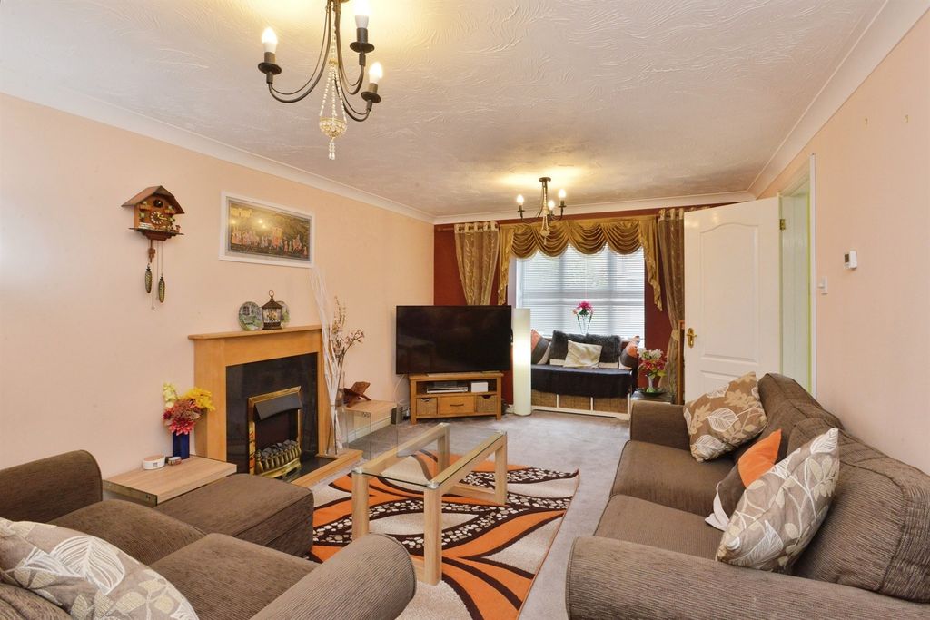Property photo 2 of 16