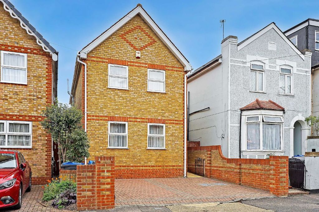 Property photo 1 of 12