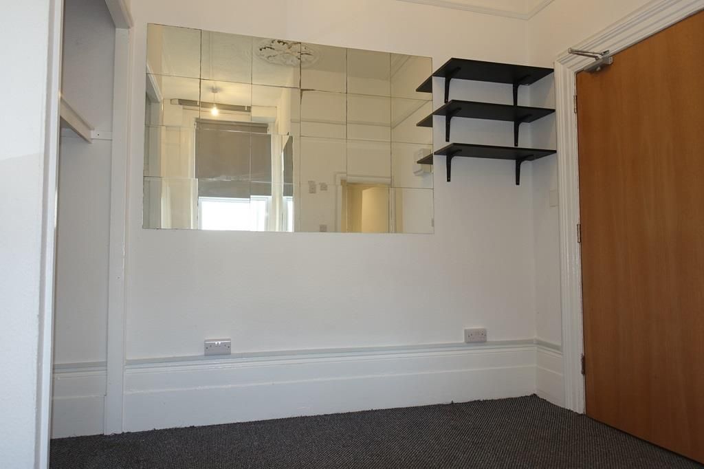 Property photo 3 of 7 Living Area