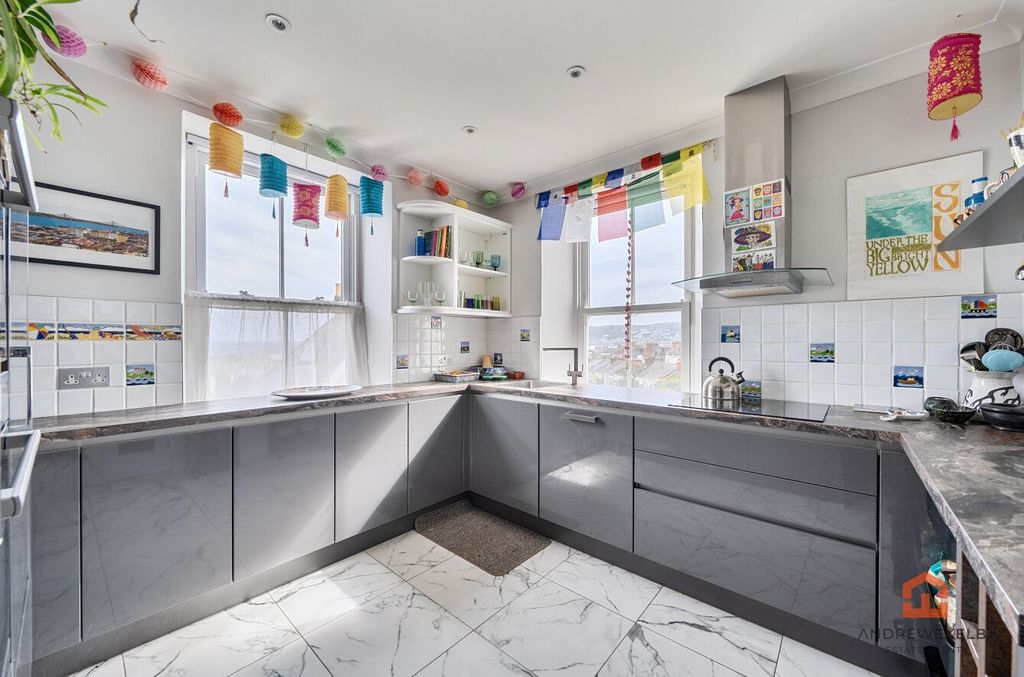 Additional image 7 of 2 bed flat for salePenzance TR18