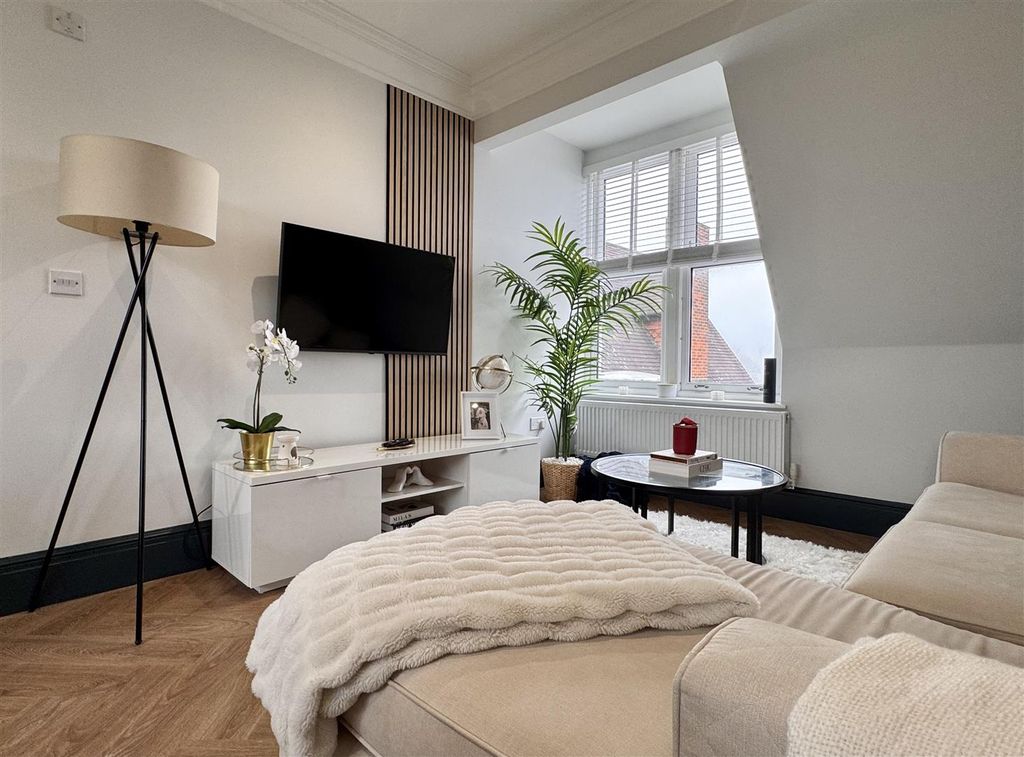 Property photo 3 of 19 Tempimagemhr7Ls.Jpg