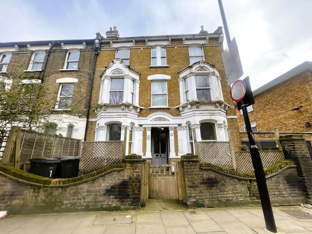 Property photo 1 of 3
