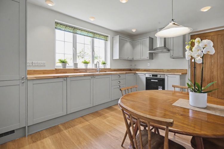 Property photo 1 of 9 327453