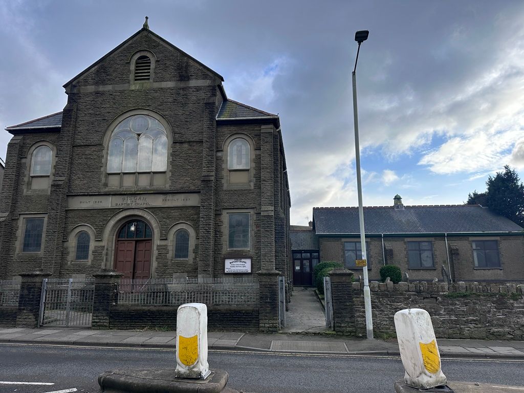 Property photo 1 of 8