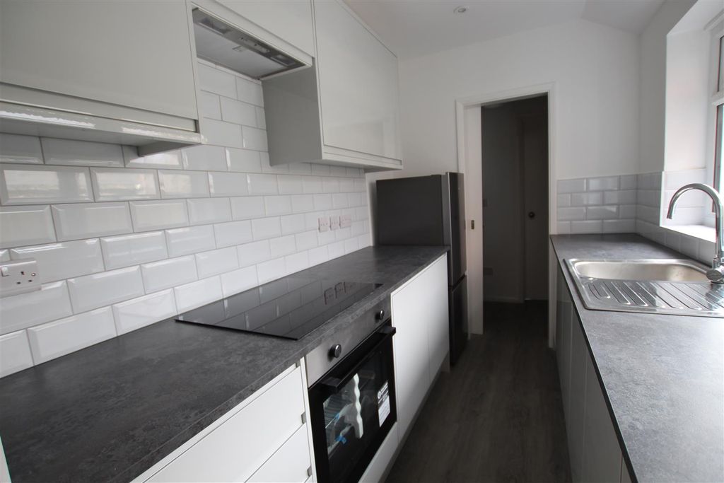 Property photo 2 of 15 Kitchen
