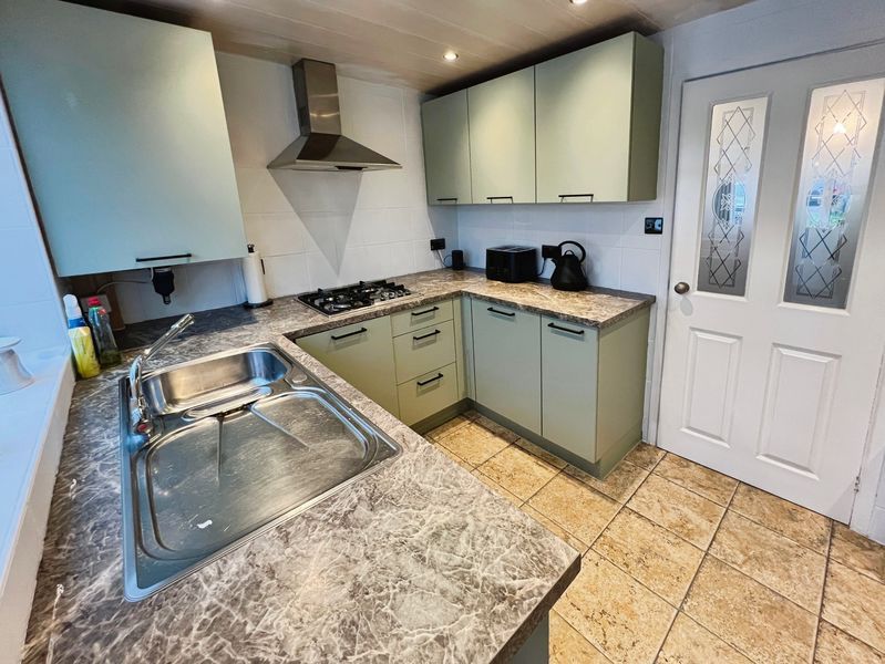 Property photo 3 of 14 Kitchen