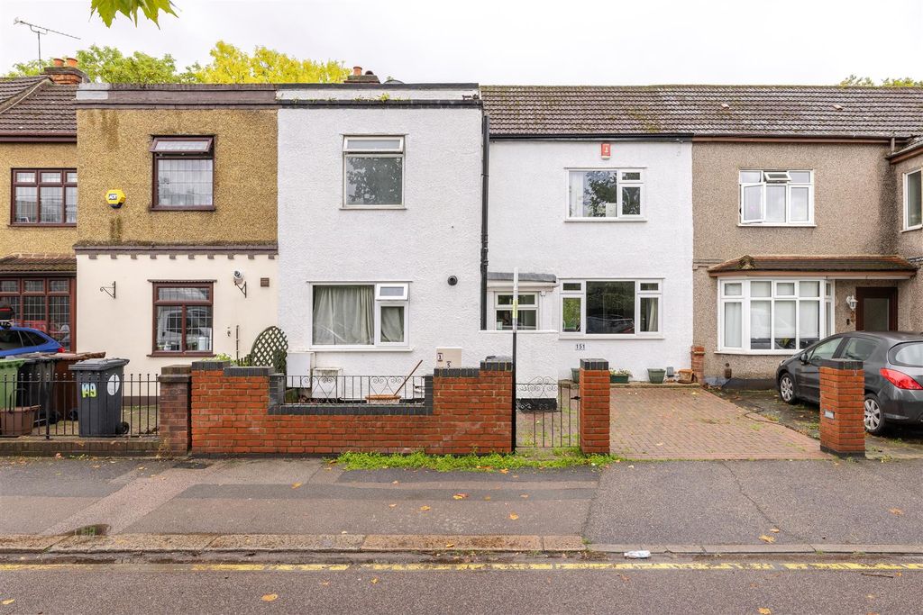 Property photo 1 of 21 Cavendish Road, E4