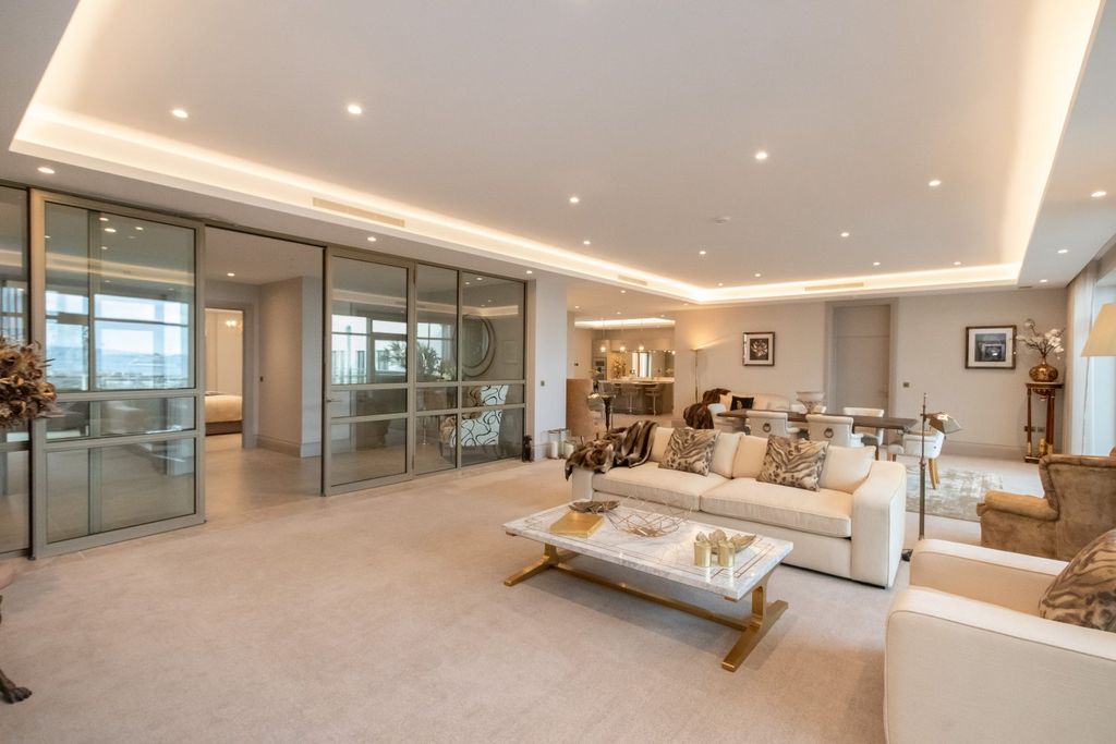 Property photo 2 of 37 Picture No. 14