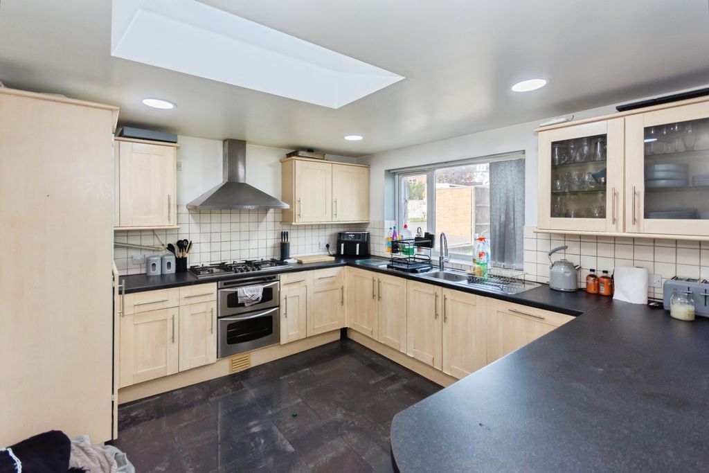 Property photo 3 of 19 Pbox-Img.Jpg