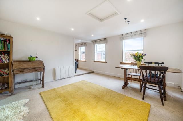 Property photo 2 of 11 Dining Area