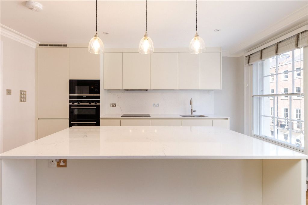 Property photo 2 of 11 Picture No. 06
