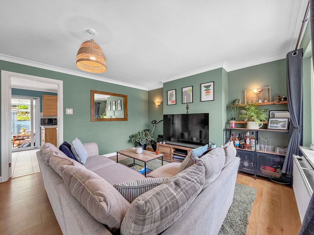 Property photo 2 of 31