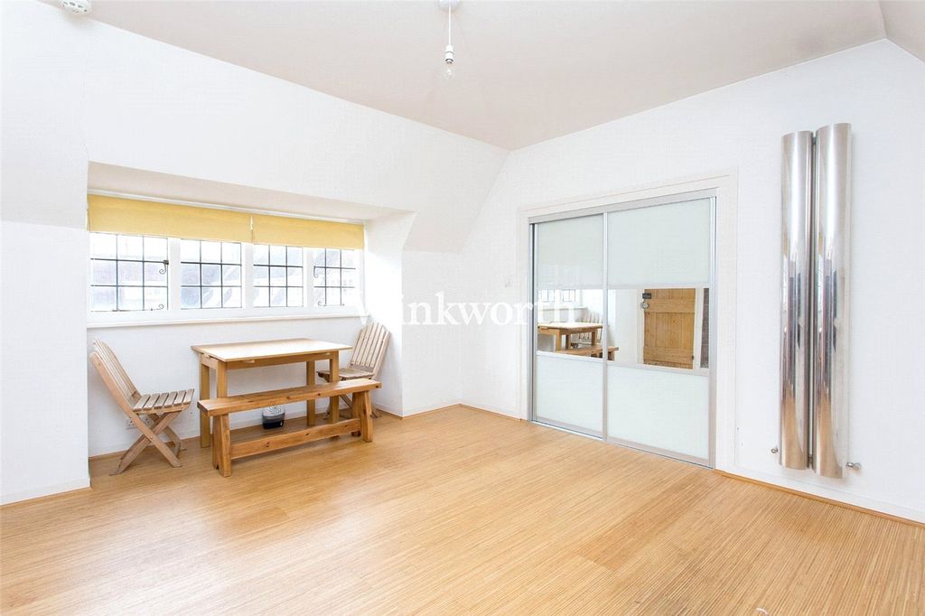 Property photo 3 of 8 Picture No. 02