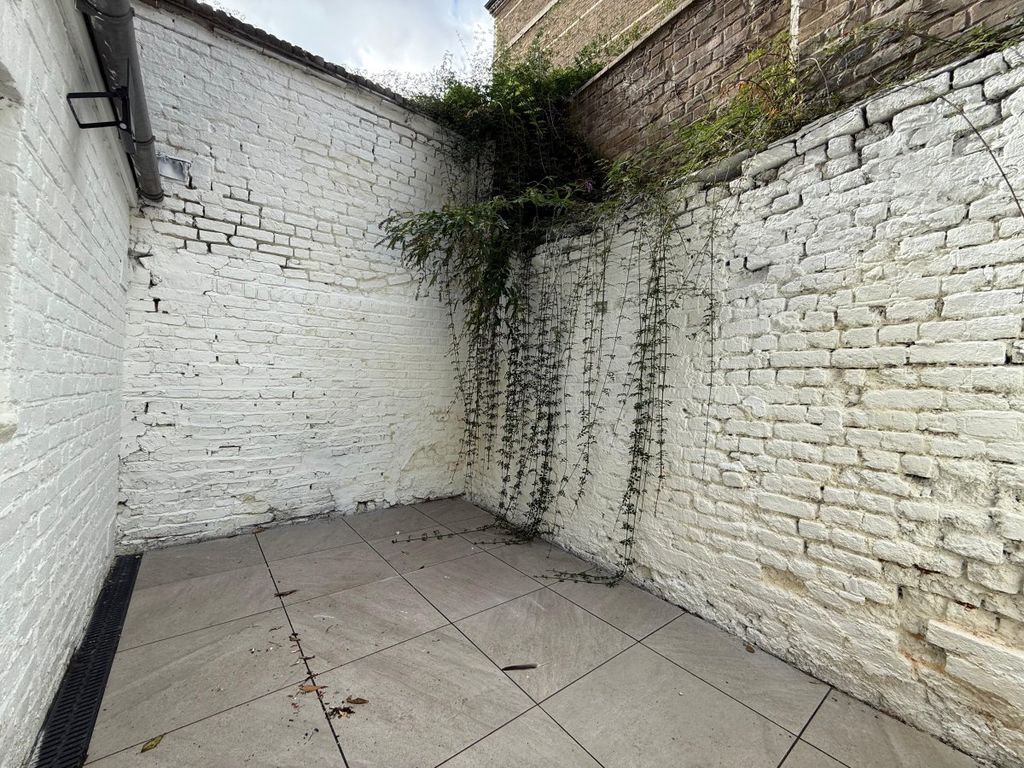 Property photo 3 of 6