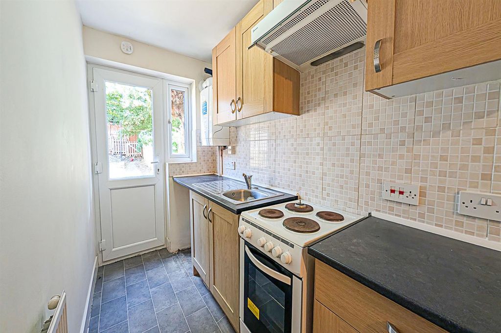 Property photo 3 of 10 Kit.Jpg