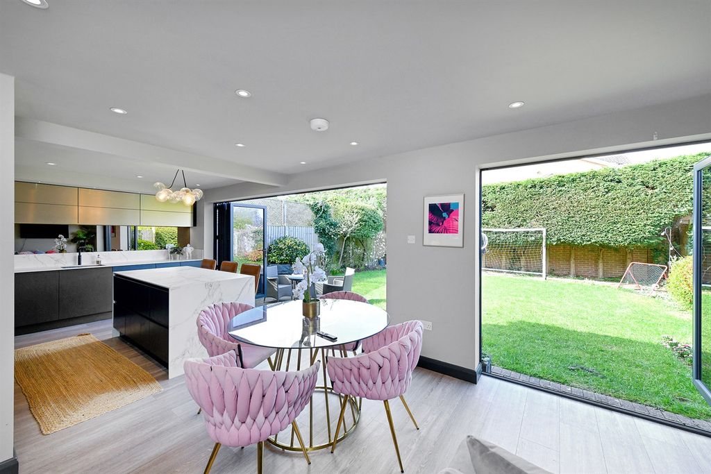 Additional image 5 of 5 bed detached house to rentMelton Gardens NG12