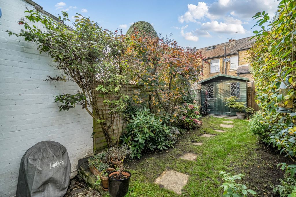 Property photo 2 of 17 Picture No. 16