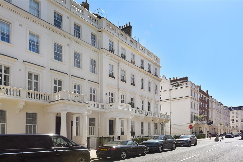 Property photo 2 of 16 Flat 1, 80 Eaton Place (28).Jpg