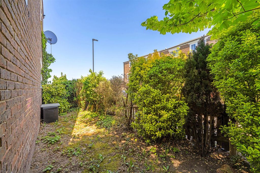 Property photo 3 of 11