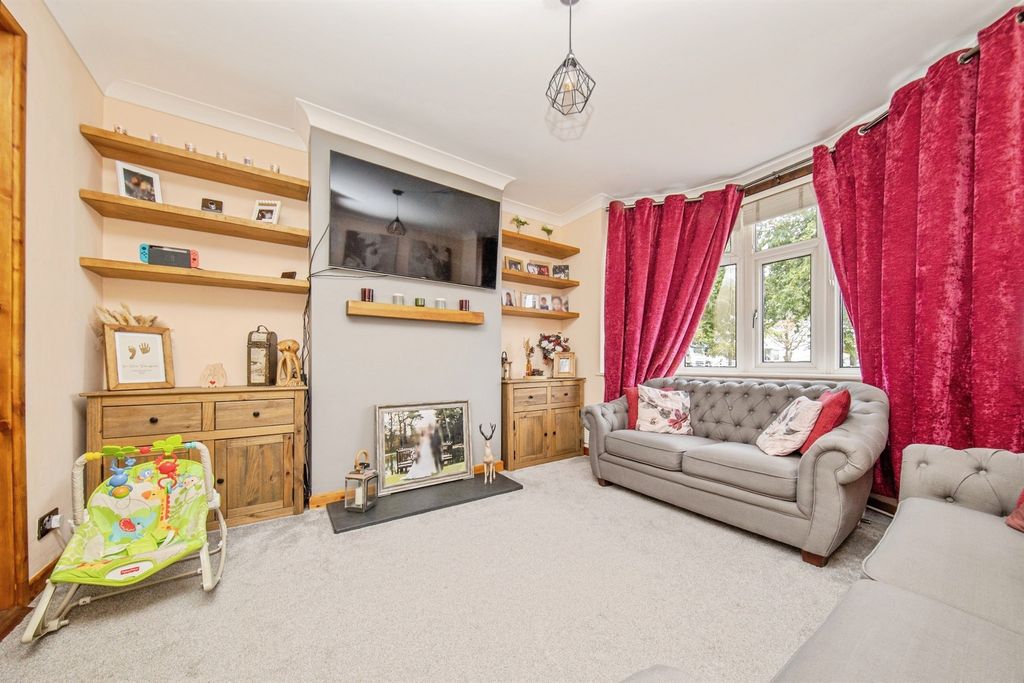Property photo 3 of 19