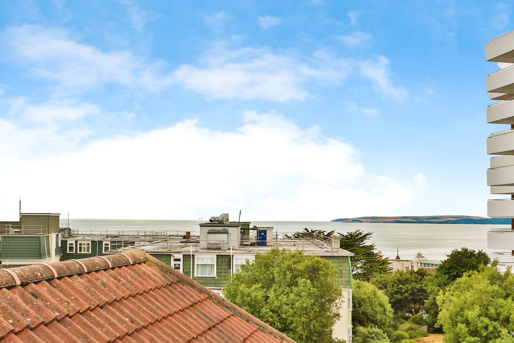 Property photo 3 of 16 Photo