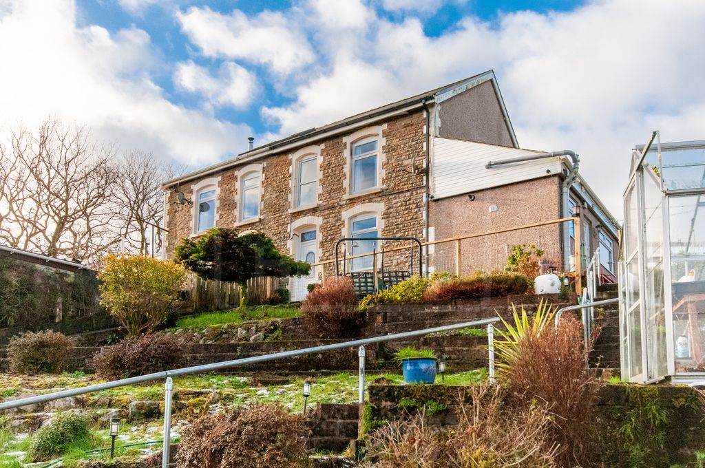 Property photo 1 of 28 Dsc_6733-Hdr