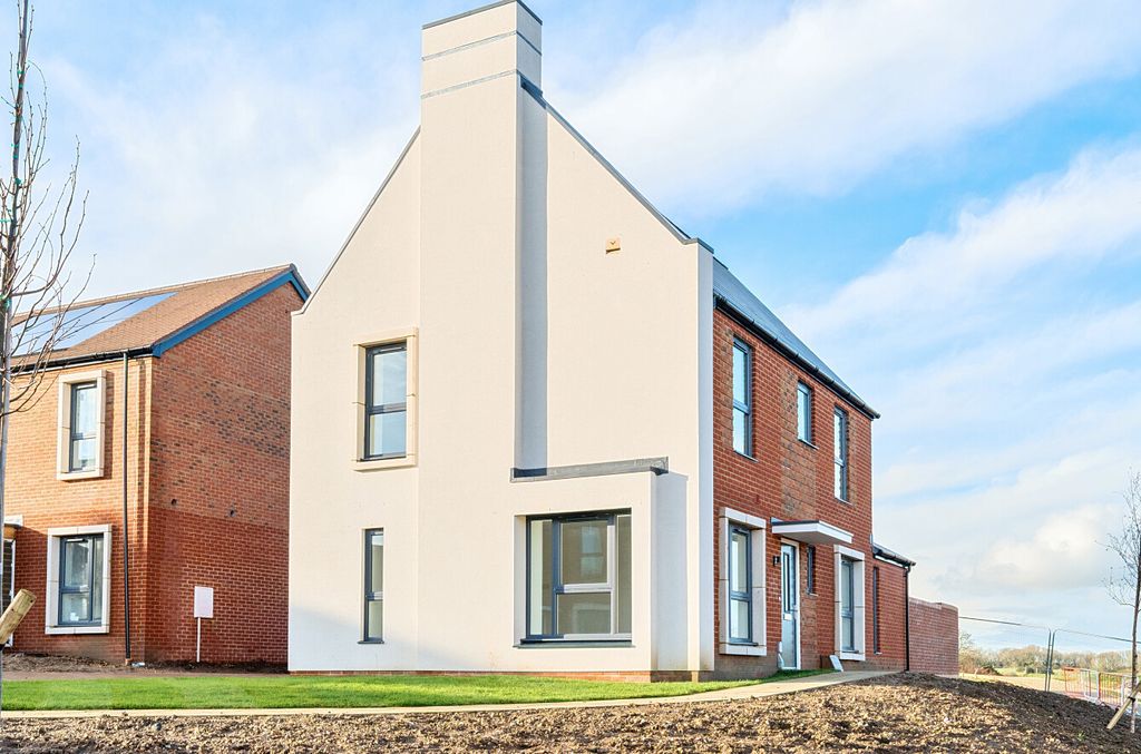 Property photo 1 of 13 1394545-5-69492A3...