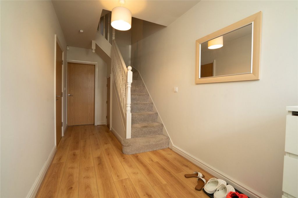 Property photo 2 of 16 Picture No. 15