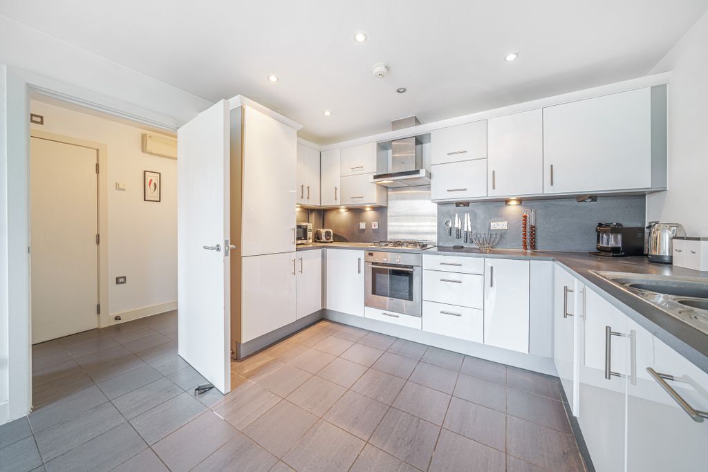 Property photo 2 of 12 Kitchen