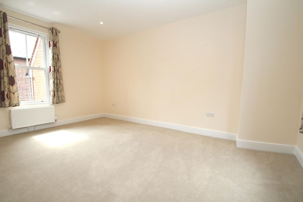 Property photo 3 of 11 Cr0Otblji0K24313-Erijq.Jpg