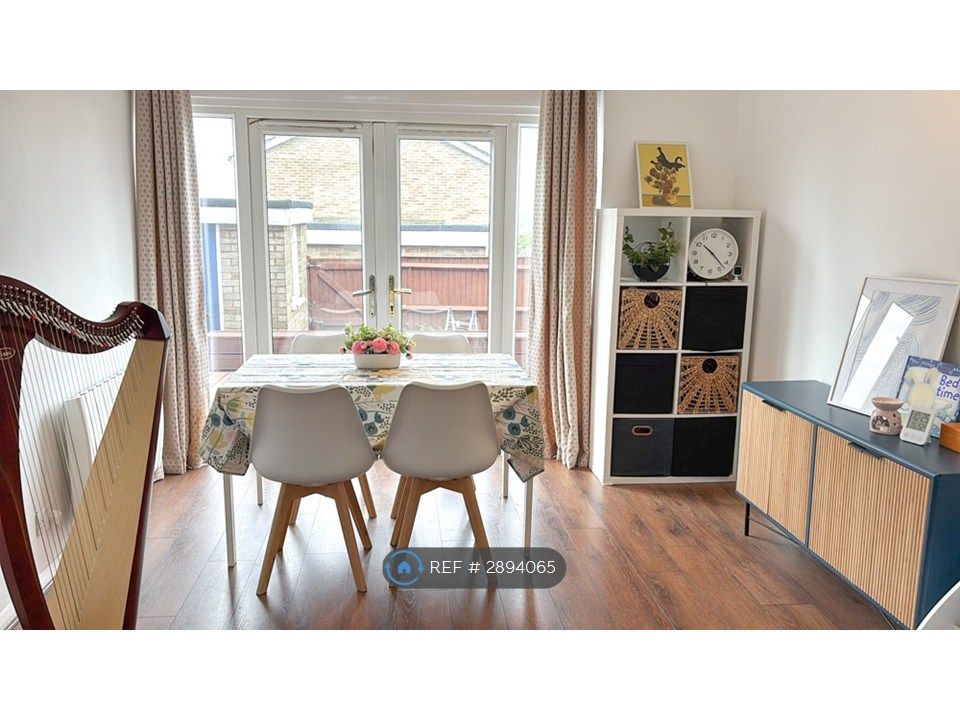 Property photo 3 of 11 Dining