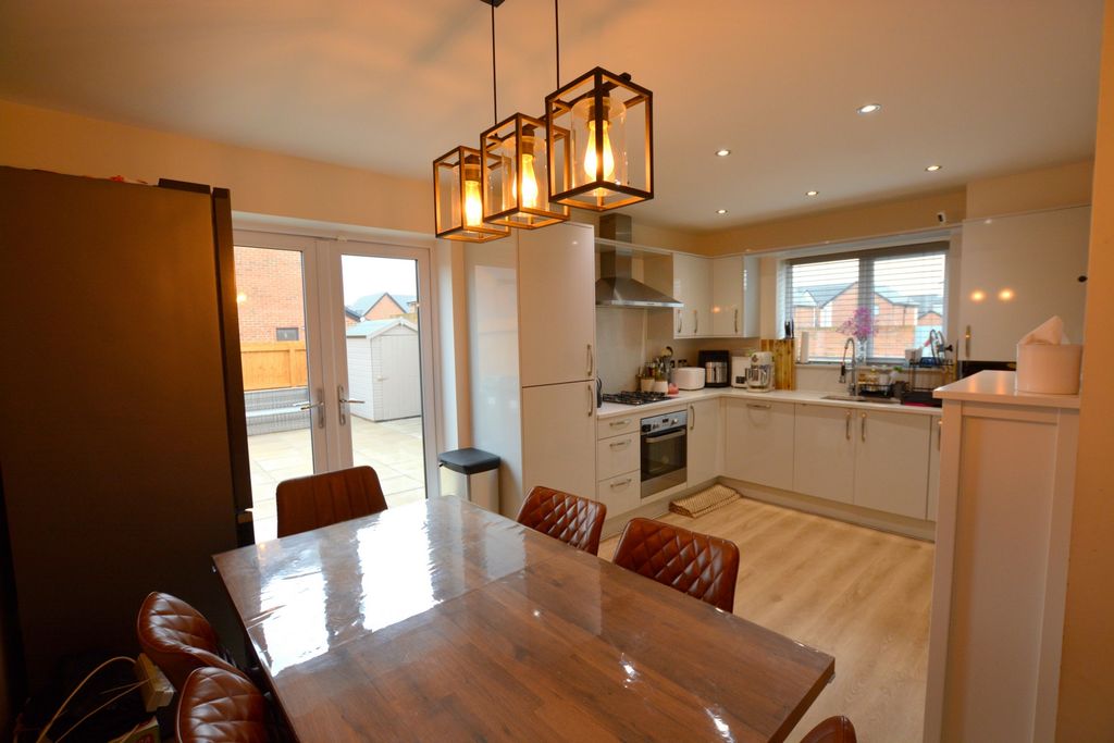 Property photo 3 of 23 Photo 8