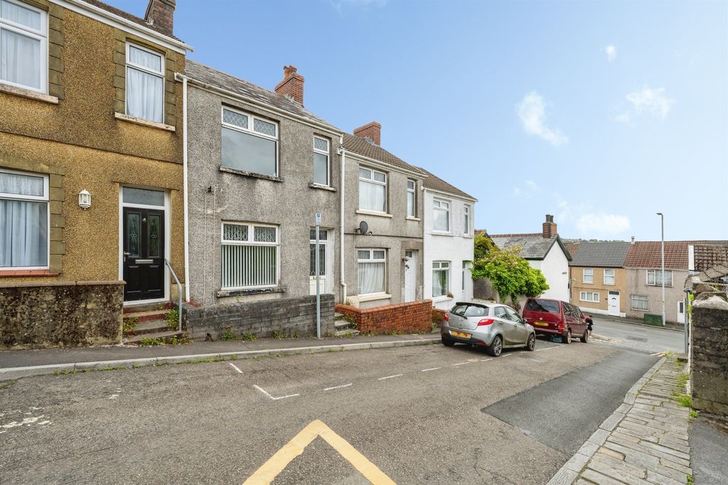 Property photo 2 of 14