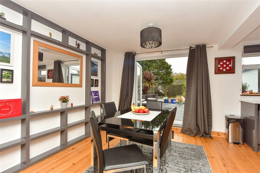 Property photo 1 of 11 Lounge/ Dining Area