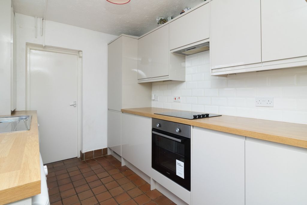 Property photo 2 of 8 1061243