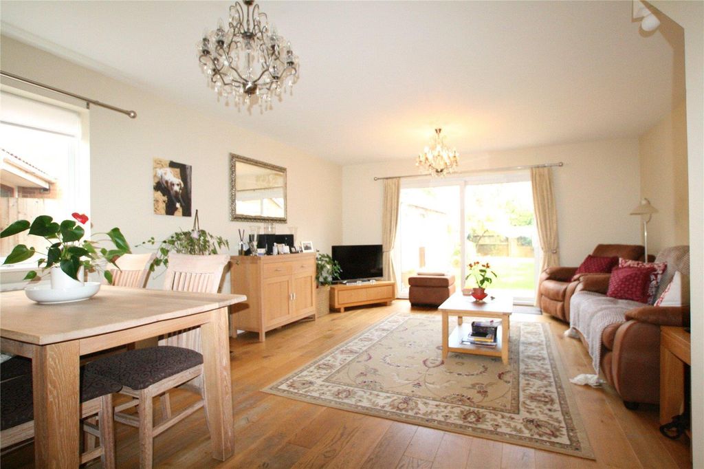Property photo 2 of 9